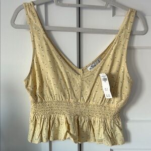 Hollister Yellow and white flowered Floral Smocked Crop Top vneck size small NWT